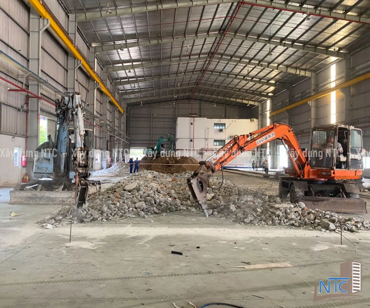 Xây dựng dây chuyền sản xuất - Công ty TNHH Tôn Đại Đông - Bến Cát, Bình Dương