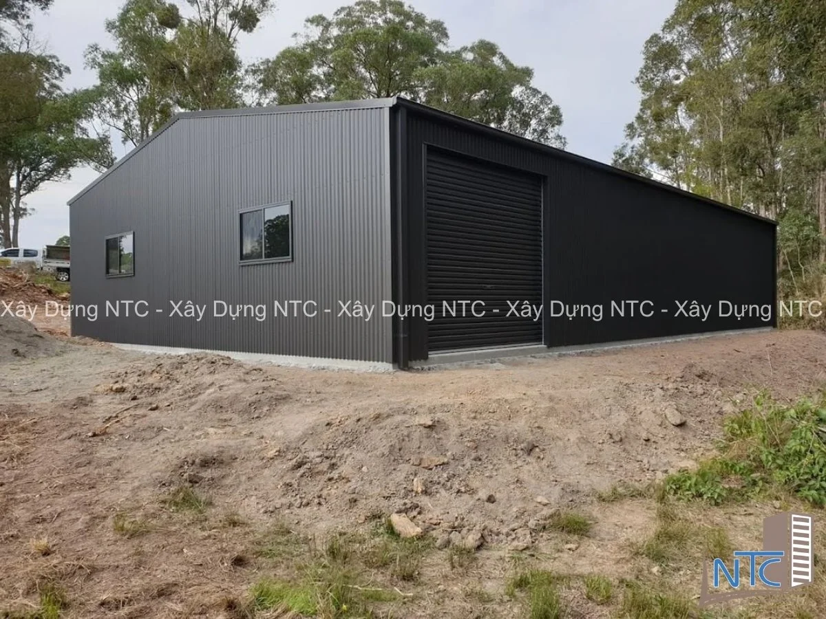 Nhà thép tiền chế khung thép mái tôn giá bao nhiêu?