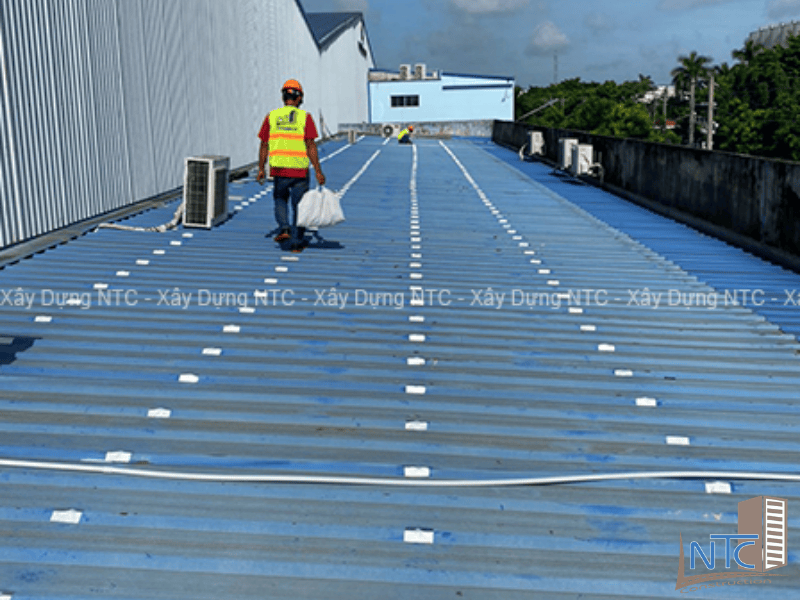 Bí quyết thi công mái tôn nhà xưởng hiệu quả