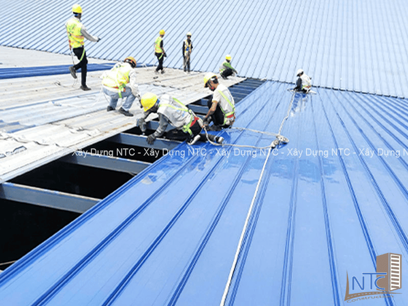 Xây dựng nhà xưởng khung thép mái tôn