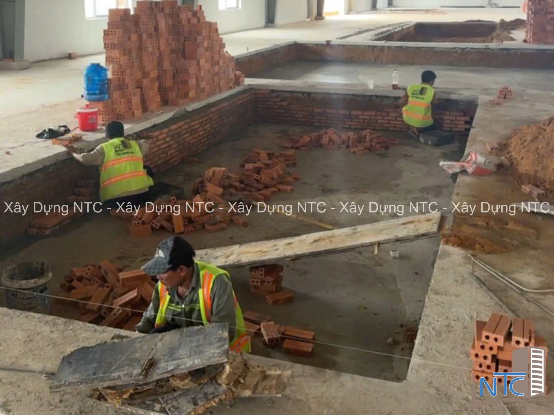 Các giải pháp phổ biến để tăng tải trọng sàn nhà xưởng