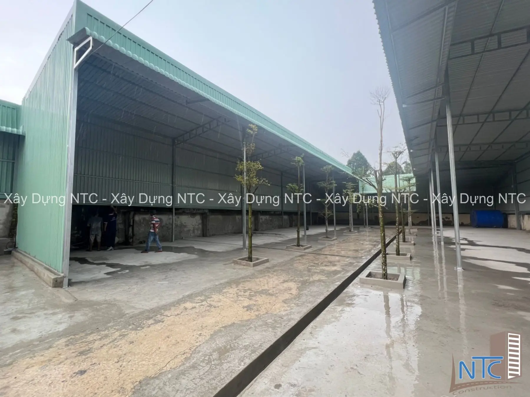 Giải pháp phòng ngừa thấm dột nhà xưởng mùa mưa