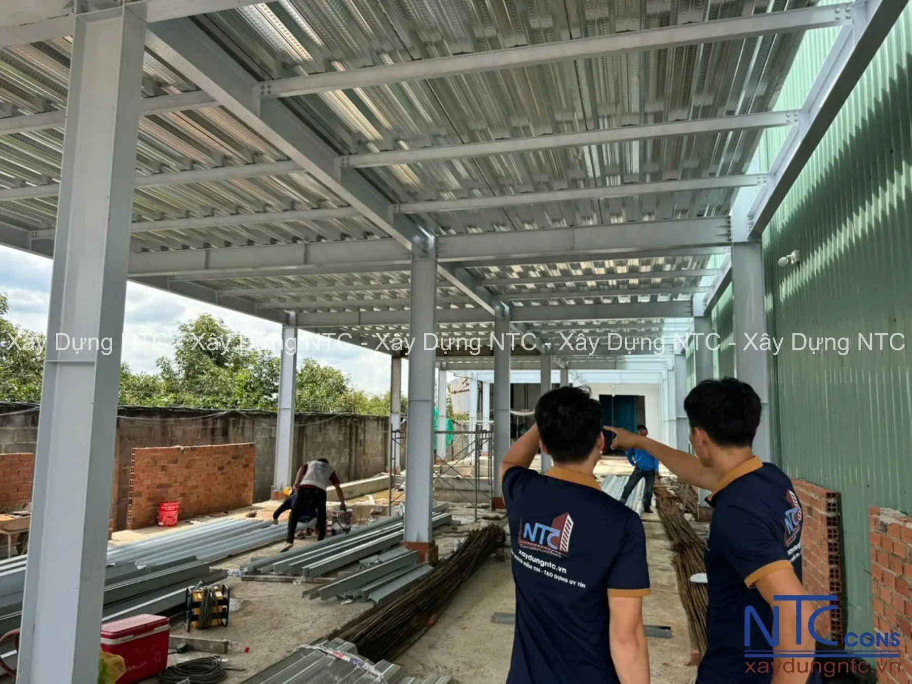 Làm thế nào để hạn chế tình trạng nhà xưởng mái tôn quá nóng?