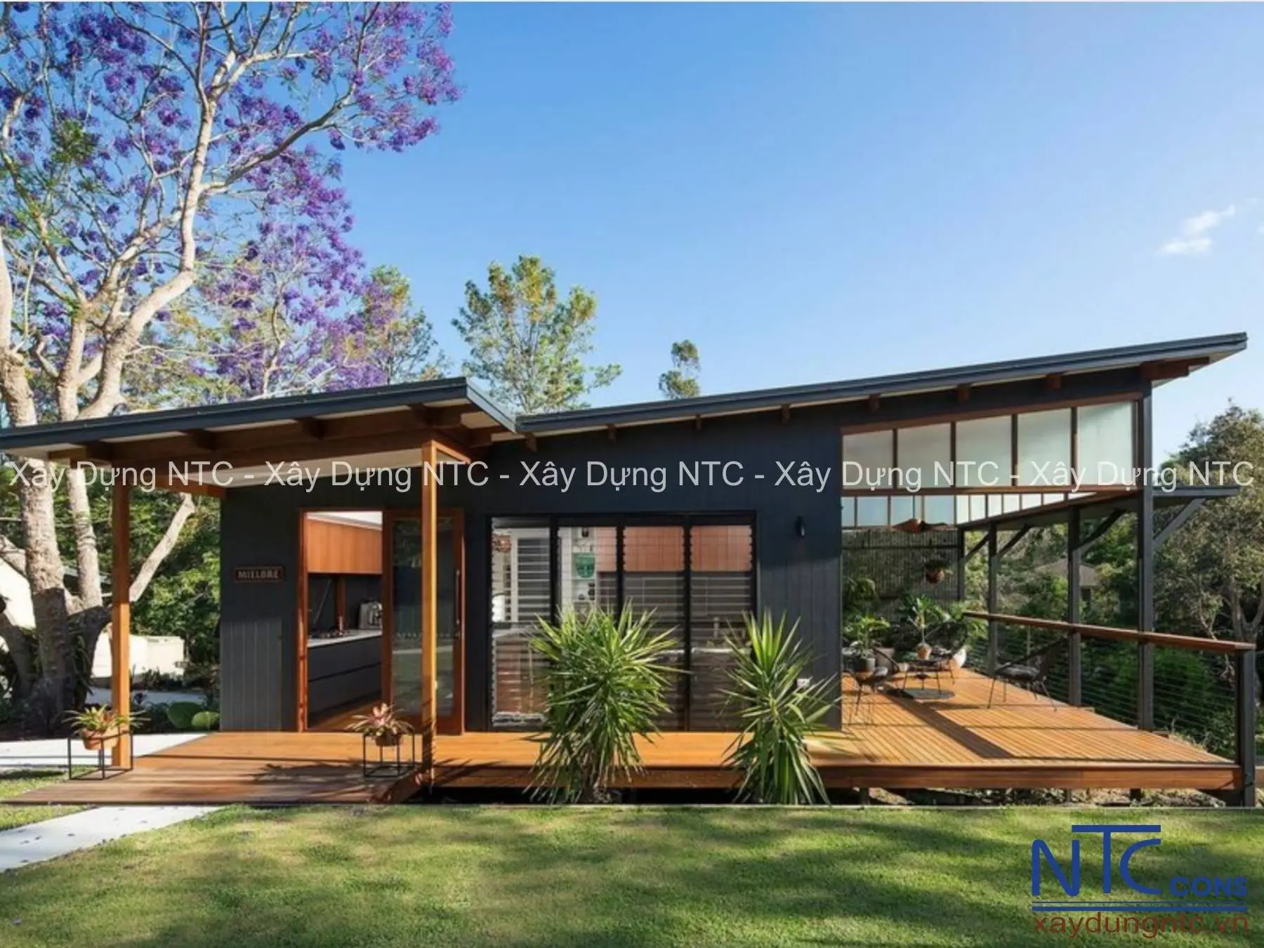 Nhà thép tiền chế 200m2 3 phòng ngủ có phù hợp với nhu cầu gia đình không?