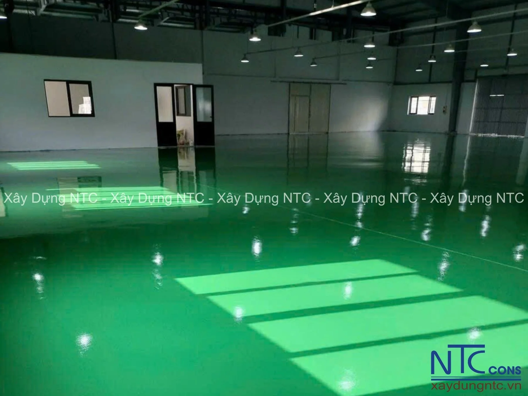 Những yếu tố ảnh hưởng đến chi phí sơn epoxy nhà xưởng 1000m2