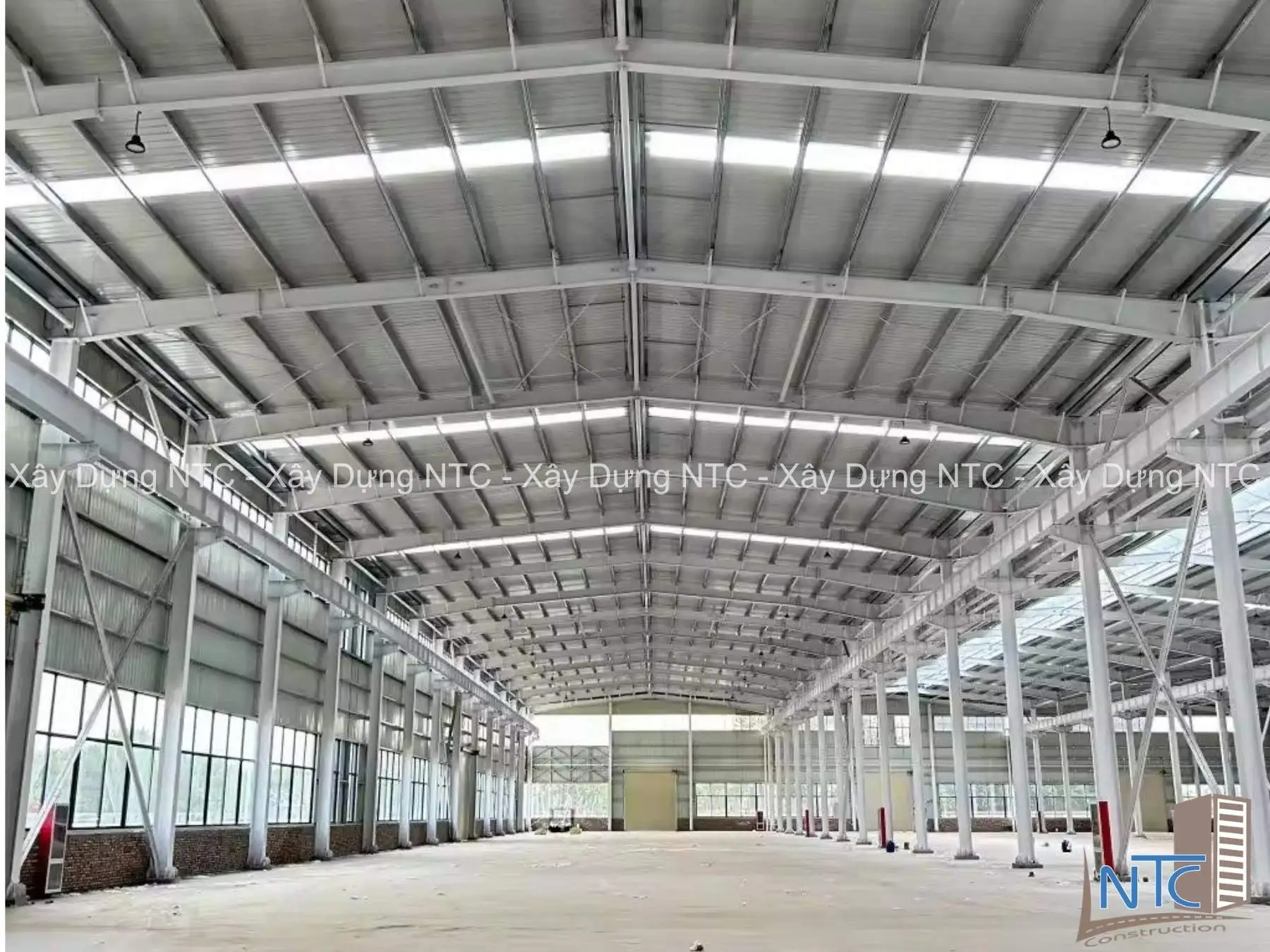 Vì sao cần kiểm tra và bảo dưỡng nhà thép tiền chế trước mùa mưa?